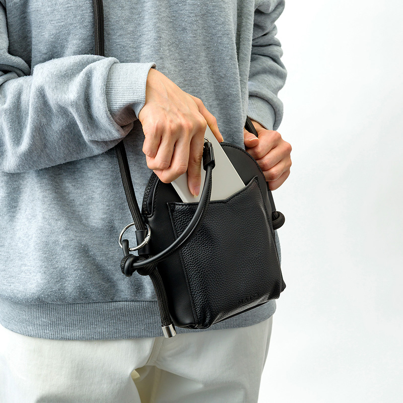ZIPLINE PHONE BAG BLACK | ギフト・スタイ・出産祝いのMARLMARL